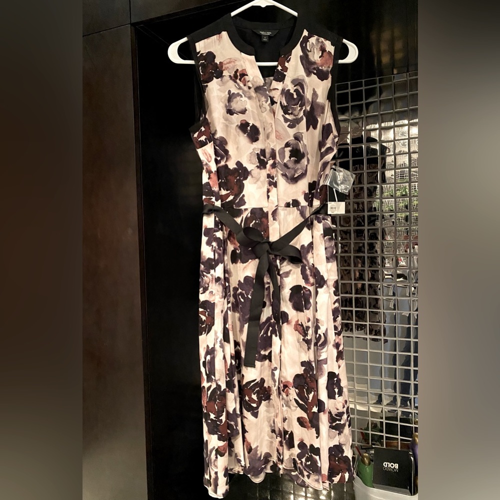 NWT Vera Wang Blush color Dress with Black & Burgundy Flowers (Small)